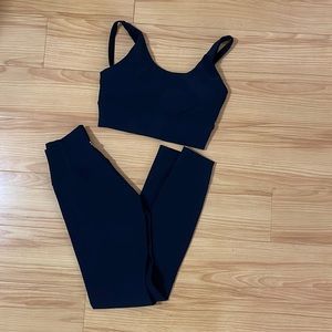 Effortless Ribbed Leggings - black top and bottom size S